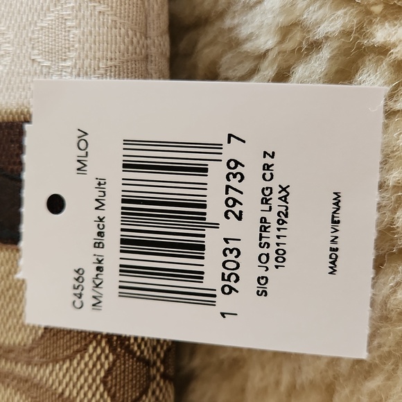 NWT Coach Signature Jacquard Stripe Large Corner Zip Wristlet Wallet π€π€π€π - Picture 16 of 16